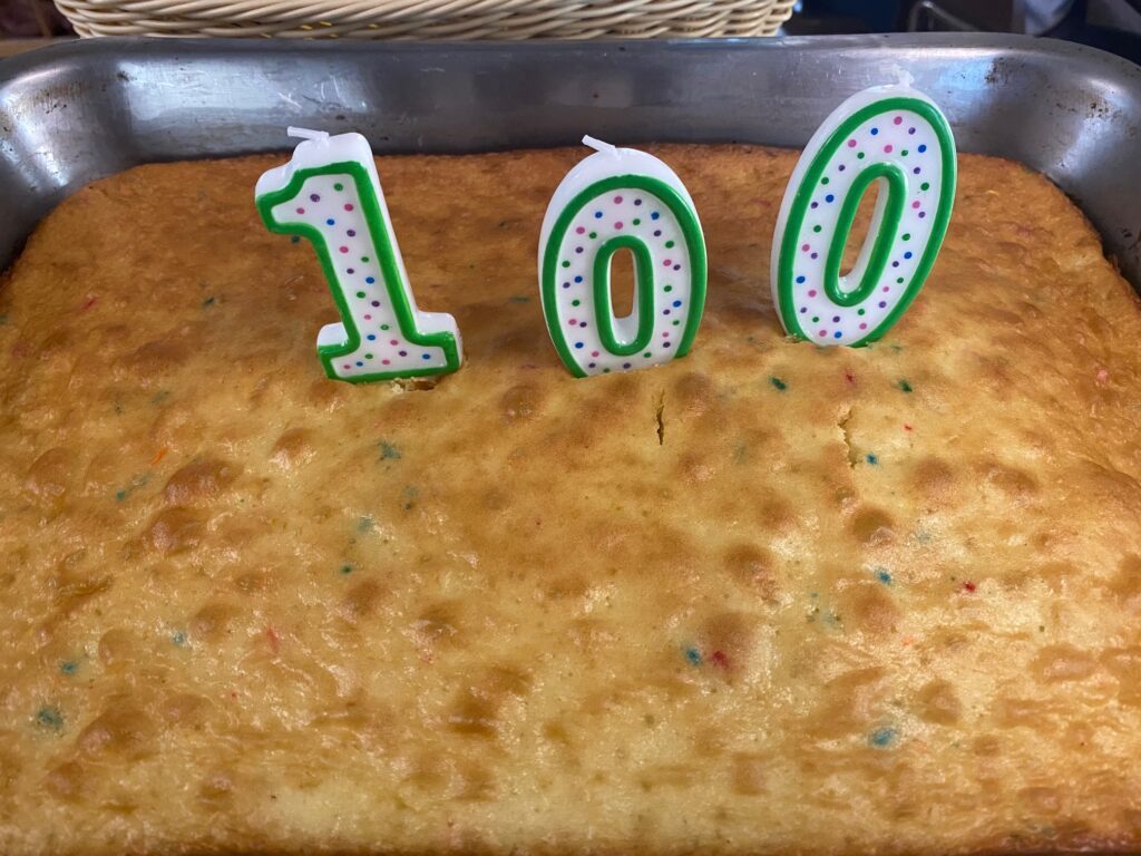 cake to celebrate 100 days 